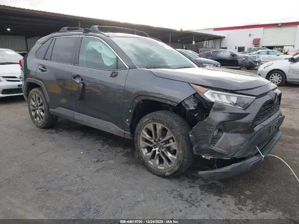 2T3C1RFV2LW070245 2020 TOYOTA RAV 4 - Image 1