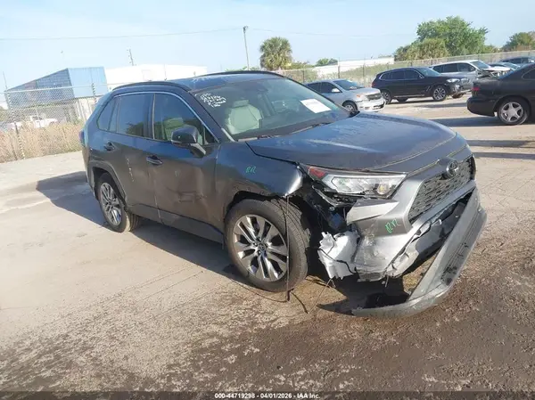 2T3C1RFV2MW147682 2021 TOYOTA RAV 4 - Image 1