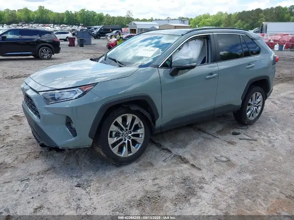 2T3C1RFV2MW173084 2021 TOYOTA RAV 4 - Image 2