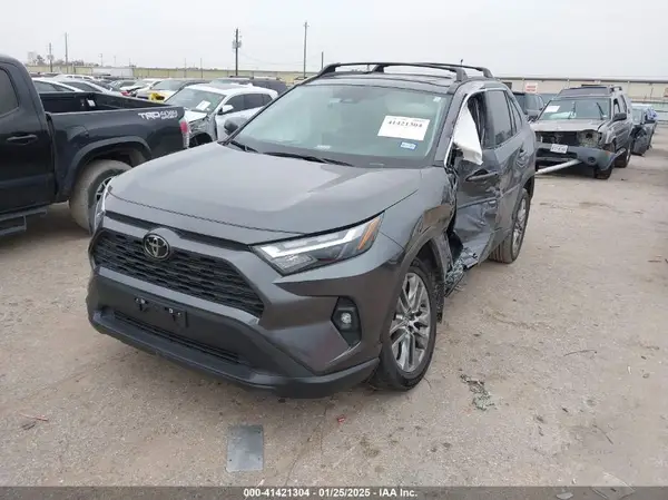 2T3C1RFV2RC272819 2024 TOYOTA RAV 4 - Image 2