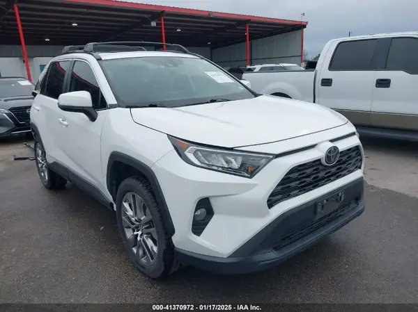 2T3C1RFV3KW045496 2019 TOYOTA RAV 4 - Image 1