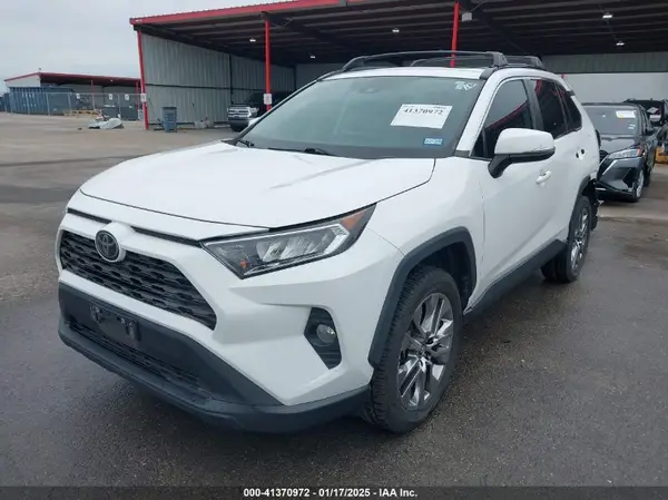 2T3C1RFV3KW045496 2019 TOYOTA RAV 4 - Image 2