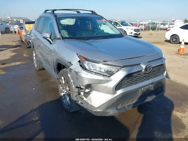 2T3C1RFV3MC169840 2021 TOYOTA RAV 4 - Image 1