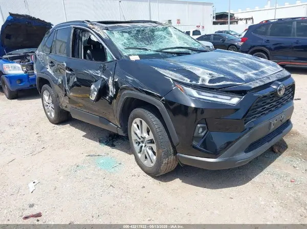 2T3C1RFV3RC268293 2024 TOYOTA RAV 4 - Image 1