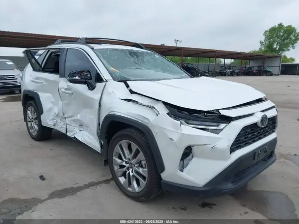 2T3C1RFV3RW316857 2024 TOYOTA RAV 4 - Image 1