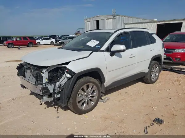 2T3C1RFV3RW360051 2024 TOYOTA RAV 4 - Image 2
