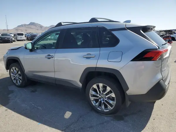2T3C1RFV4NC176765 2022 TOYOTA RAV 4 - Image 2