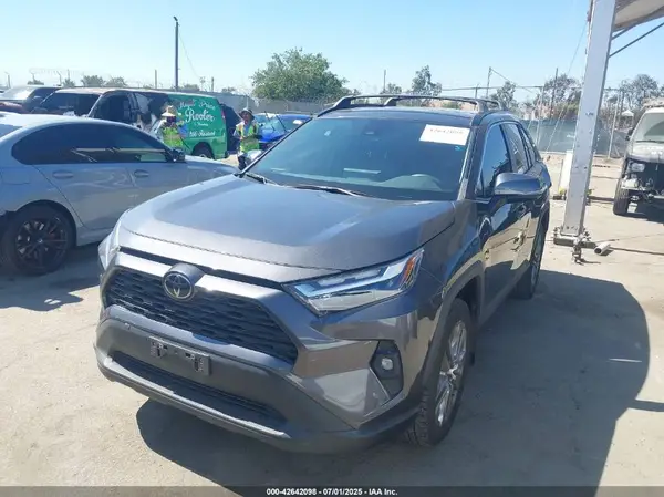 2T3C1RFV4PC231055 2023 TOYOTA RAV 4 - Image 2