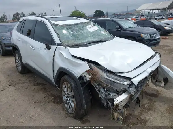 2T3C1RFV4PW295885 2023 TOYOTA RAV 4 - Image 1