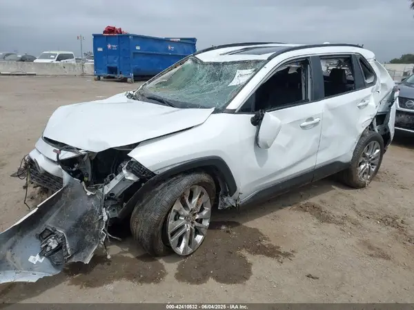 2T3C1RFV4PW295885 2023 TOYOTA RAV 4 - Image 2