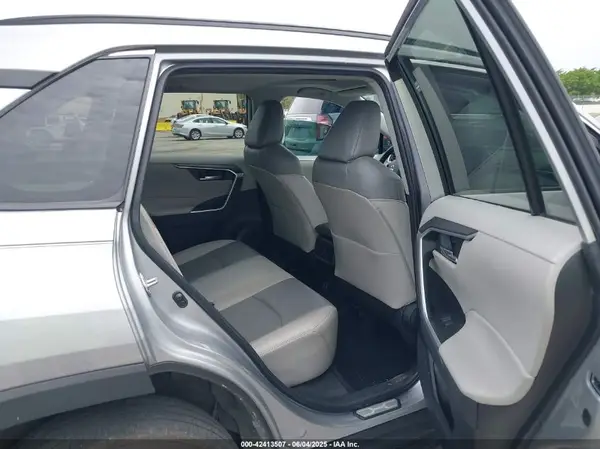 2T3C1RFV5PW278383 2023 TOYOTA RAV 4 - Image 8