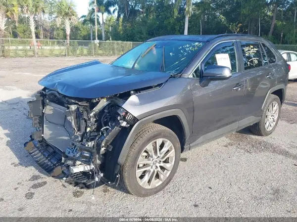 2T3C1RFV5RC252063 2024 TOYOTA RAV 4 - Image 2