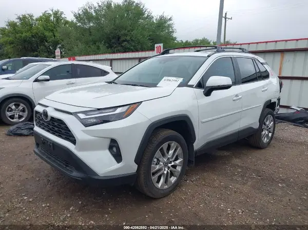 2T3C1RFV5SW369078 2025 TOYOTA RAV 4 - Image 2