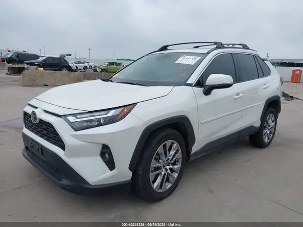 2T3C1RFV6NW211580 2022 TOYOTA RAV 4 - Image 2