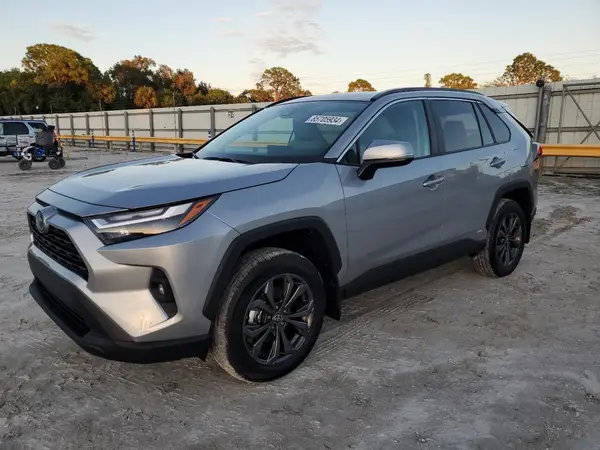 2T3C1RFV6RC261063 2024 TOYOTA RAV 4 - Image 1