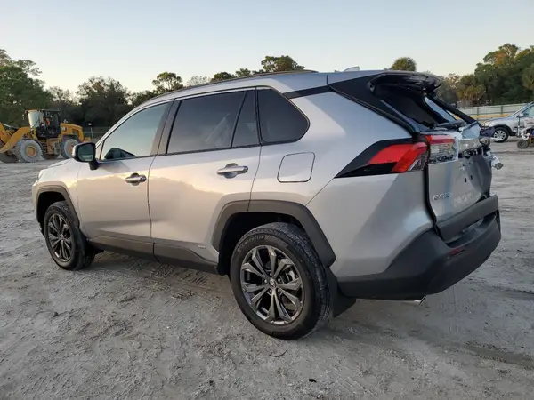 2T3C1RFV6RC261063 2024 TOYOTA RAV 4 - Image 2