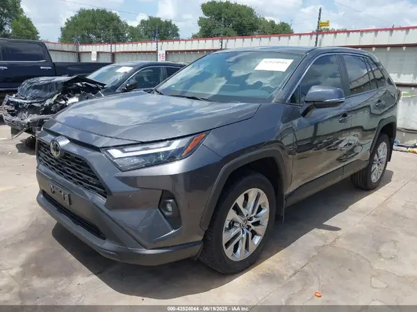 2T3C1RFV6RW309692 2024 TOYOTA RAV 4 - Image 2
