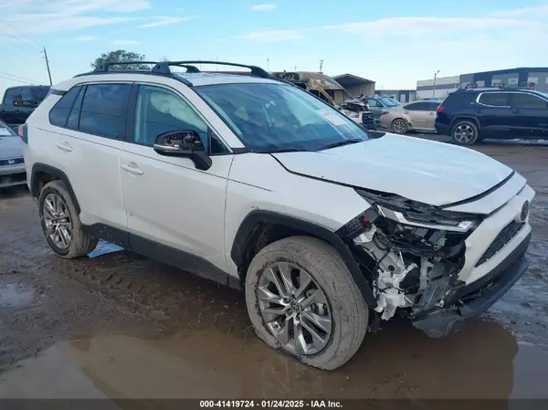 2T3C1RFV6RW354082 2024 TOYOTA RAV 4 - Image 1