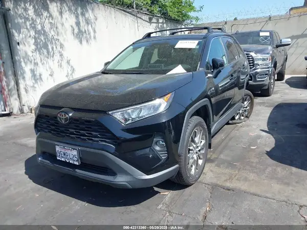2T3C1RFV7KC019484 2019 TOYOTA RAV 4 - Image 2