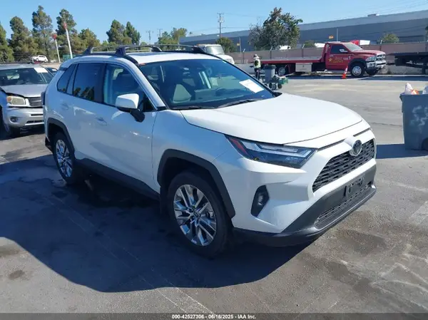 2T3C1RFV7PW299428 2023 TOYOTA RAV 4 - Image 1