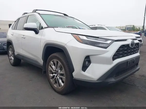 2T3C1RFV7RW310124 2024 TOYOTA RAV 4 - Image 1