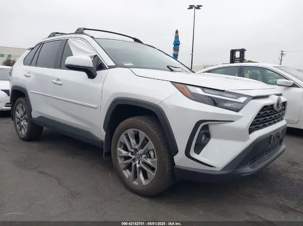 2T3C1RFV7RW333242 2024 TOYOTA RAV 4 - Image 1