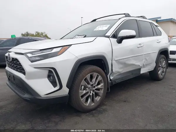 2T3C1RFV7RW333242 2024 TOYOTA RAV 4 - Image 2