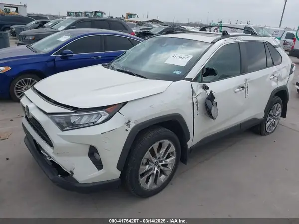 2T3C1RFV8MW136458 2021 TOYOTA RAV 4 - Image 2