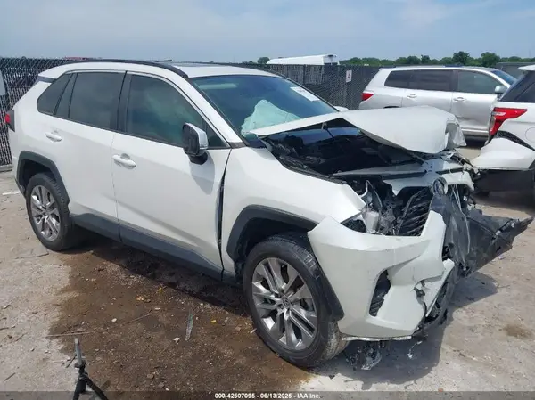2T3C1RFV8MW140171 2021 TOYOTA RAV 4 - Image 1