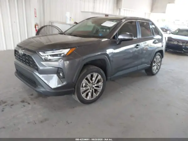 2T3C1RFV8NC192497 2022 TOYOTA RAV 4 - Image 2