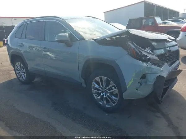 2T3C1RFV8NW233029 2022 TOYOTA RAV 4 - Image 1