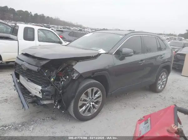 2T3C1RFV8PC227493 2023 TOYOTA RAV 4 - Image 2