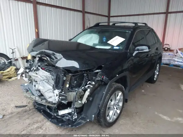 2T3C1RFV8RW305725 2024 TOYOTA RAV 4 - Image 2