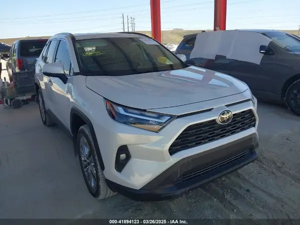 2T3C1RFV8RW325568 2024 TOYOTA RAV 4 - Image 1