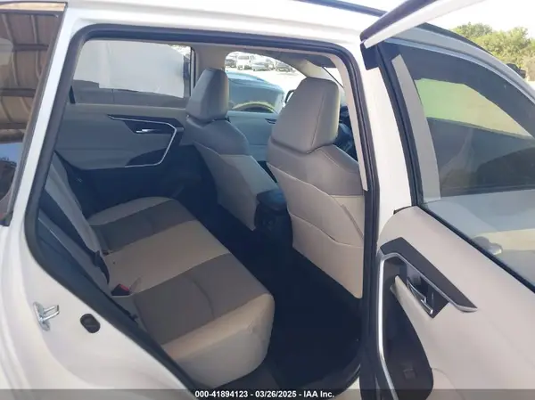 2T3C1RFV8RW325568 2024 TOYOTA RAV 4 - Image 8