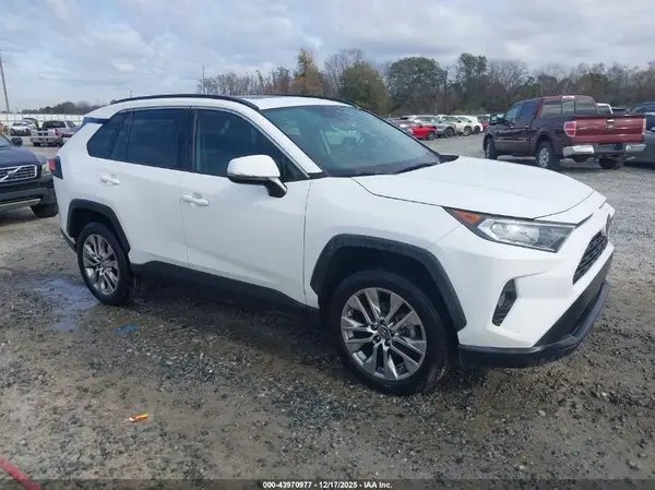 2T3C1RFV9KW021879 2019 TOYOTA RAV 4 - Image 1