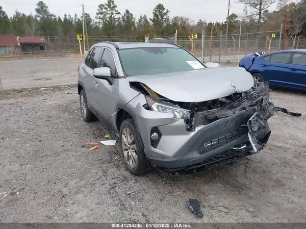 2T3C1RFV9MC124112 2021 TOYOTA RAV 4 - Image 1