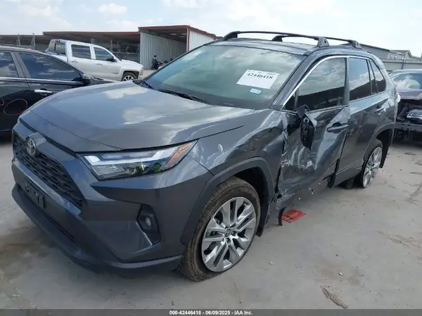 2T3C1RFV9RC301992 2024 TOYOTA RAV 4 - Image 2