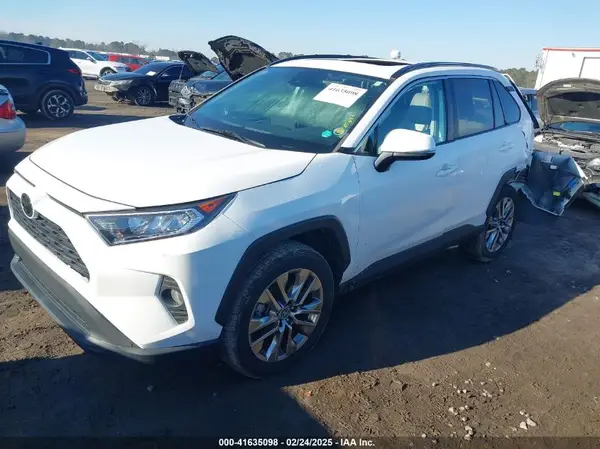 2T3C1RFVXKC017406 2019 TOYOTA RAV 4 - Image 2