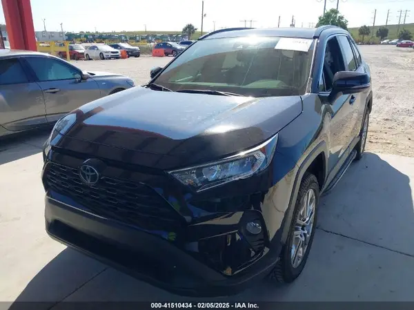 2T3C1RFVXKW023284 2019 TOYOTA RAV 4 - Image 2