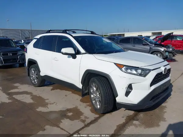2T3C1RFVXKW047889 2019 TOYOTA RAV 4 - Image 1