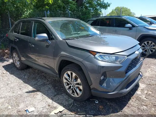 2T3C1RFVXLC063383 2020 TOYOTA RAV 4 - Image 1