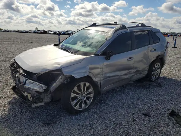 2T3C1RFVXMC098152 2021 TOYOTA RAV 4 - Image 1