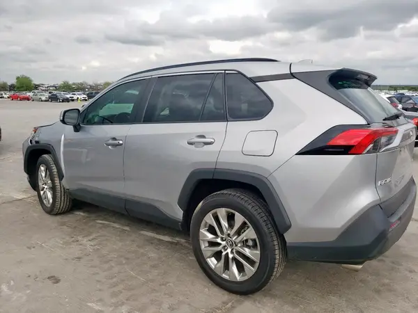 2T3C1RFVXMC098605 2021 TOYOTA RAV 4 - Image 2