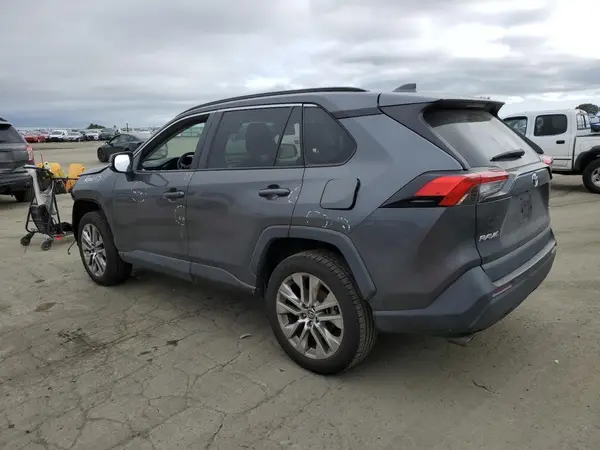 2T3C1RFVXMC099138 2021 TOYOTA RAV 4 - Image 2
