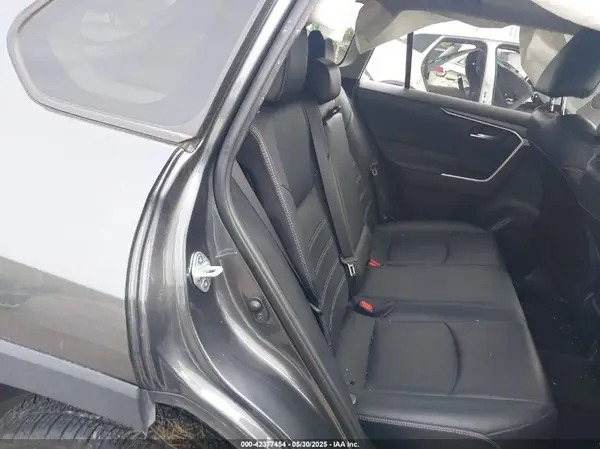 2T3C1RFVXMC104175 2021 TOYOTA RAV 4 - Image 8