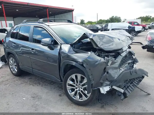 2T3C1RFVXMC111658 2021 TOYOTA RAV 4 - Image 1