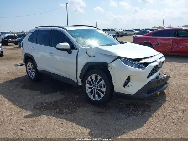 2T3C1RFVXMW135909 2021 TOYOTA RAV 4 - Image 1