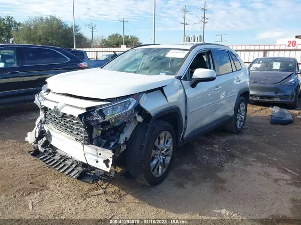 2T3C1RFVXMW141256 2021 TOYOTA RAV 4 - Image 2