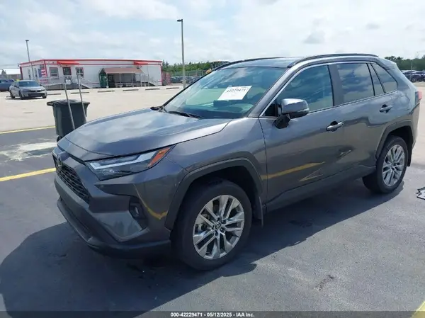 2T3C1RFVXRC295264 2024 TOYOTA RAV 4 - Image 2
